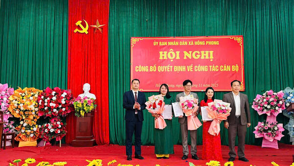 UBND XÃ HỒNG PHONG TỔ CHỨC HỘI NGHỊ CÔNG BỐ QUYẾT ĐỊNH VỀ CÔNG TÁC CÁN BỘ