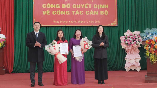 UBND XÃ HỒNG PHONG TỔ CHỨC HỘI NGHỊ CÔNG BỐ QUYẾT ĐỊNH VỀ CÔNG TÁC CÁN BỘ