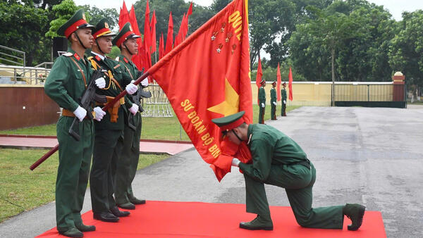 LÃNH ĐẠO XÃ HỒNG PHONG DỰ LỄ TUYÊN THỆ CHIẾN SĨ MỚI NĂM 2026