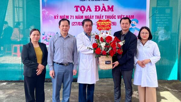 XÃ HỒNG PHONG THĂM VÀ CHÚC MỪNG TRẠM Y TẾ XÃ NHÂN KỶ NIỆM 71 NĂM NGÀY THẦY THUỐC VIỆT NAM (27/02/1955 - 27/02/2026)