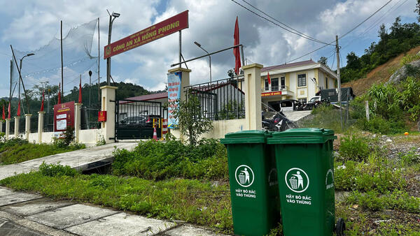 XÃ HỒNG PHONG TRIỂN KHAI THU GOM, VẬN CHUYỂN RÁC THẢI SINH HOẠT THEO HÌNH THỨC XÃ HỘI HÓA